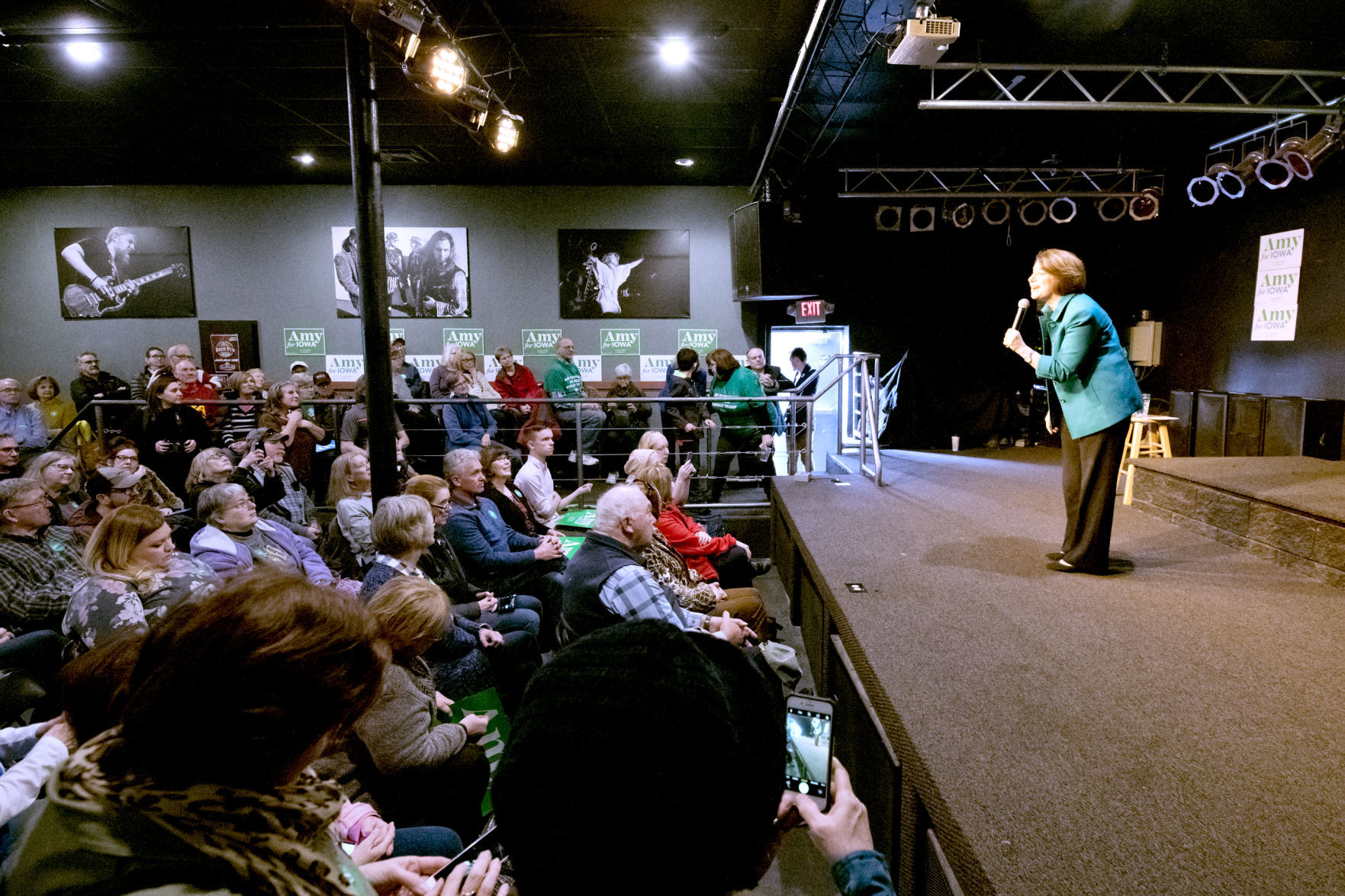 Sen. Amy Klobuchar rallies in Sioux City